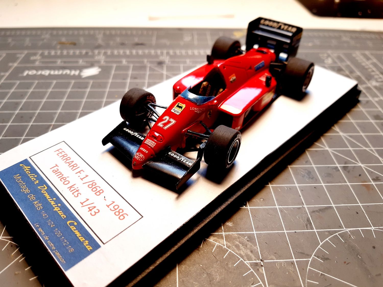 montage 1/43 maquette résine/ Métal F1 "ouvrant" (tameo, this way up, MFH)