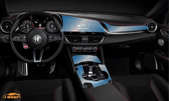 Alfa Romeo Giulia Quadrifoglio (display + interior) Alfa Romeo Giulia Quadrifoglio (display + interior)