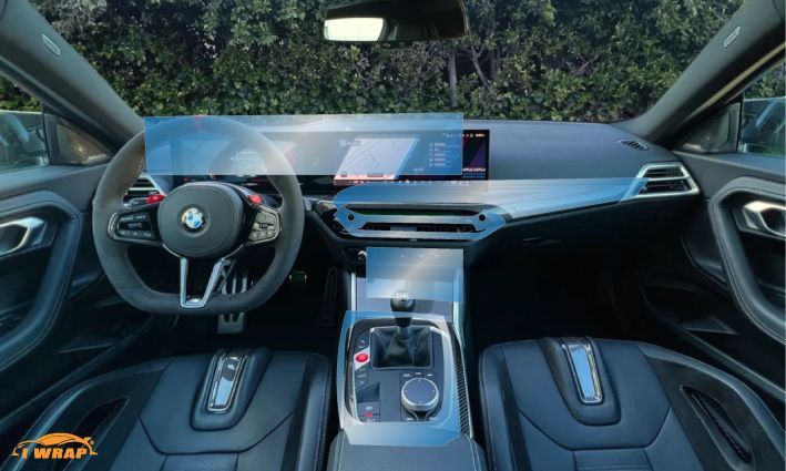 BMW M2 Competition (display + interior)