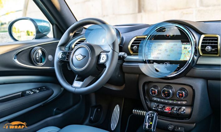 Mini Clubman (display + interior)