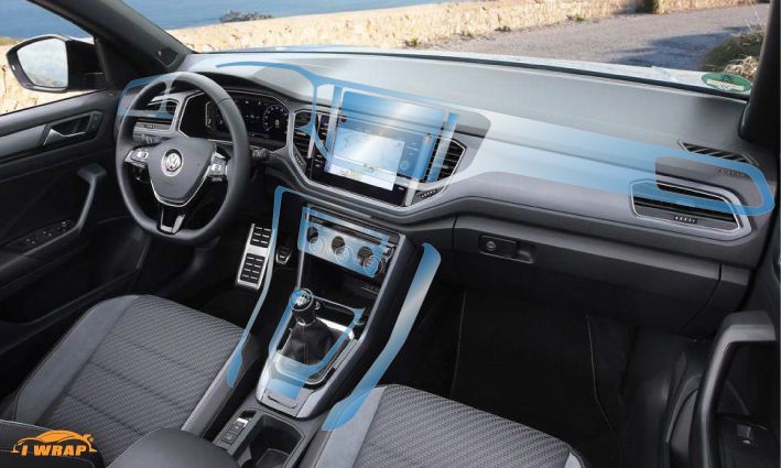 Volkswagen T-Roc R (display + interior)