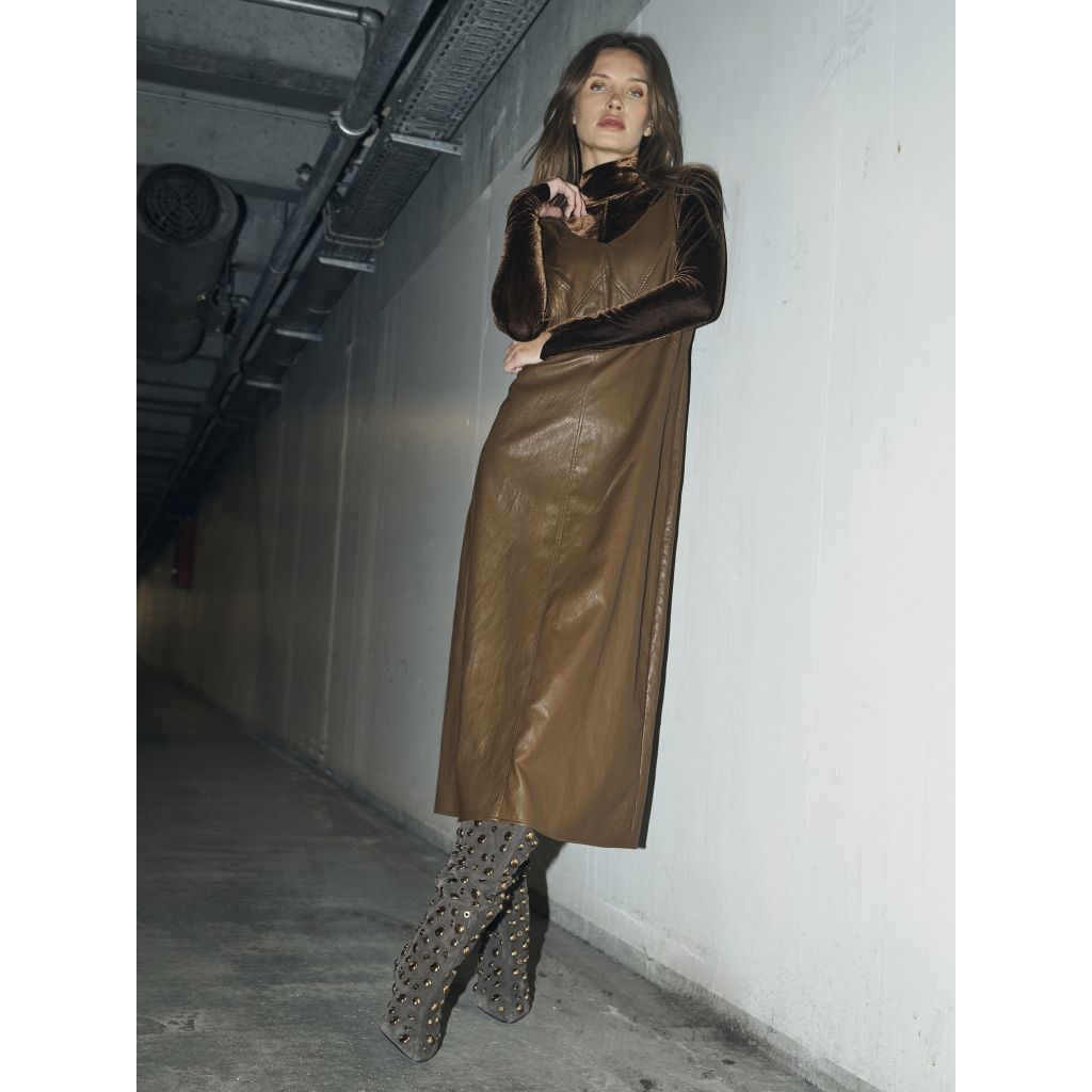 Winterkleid aus Fake Leder