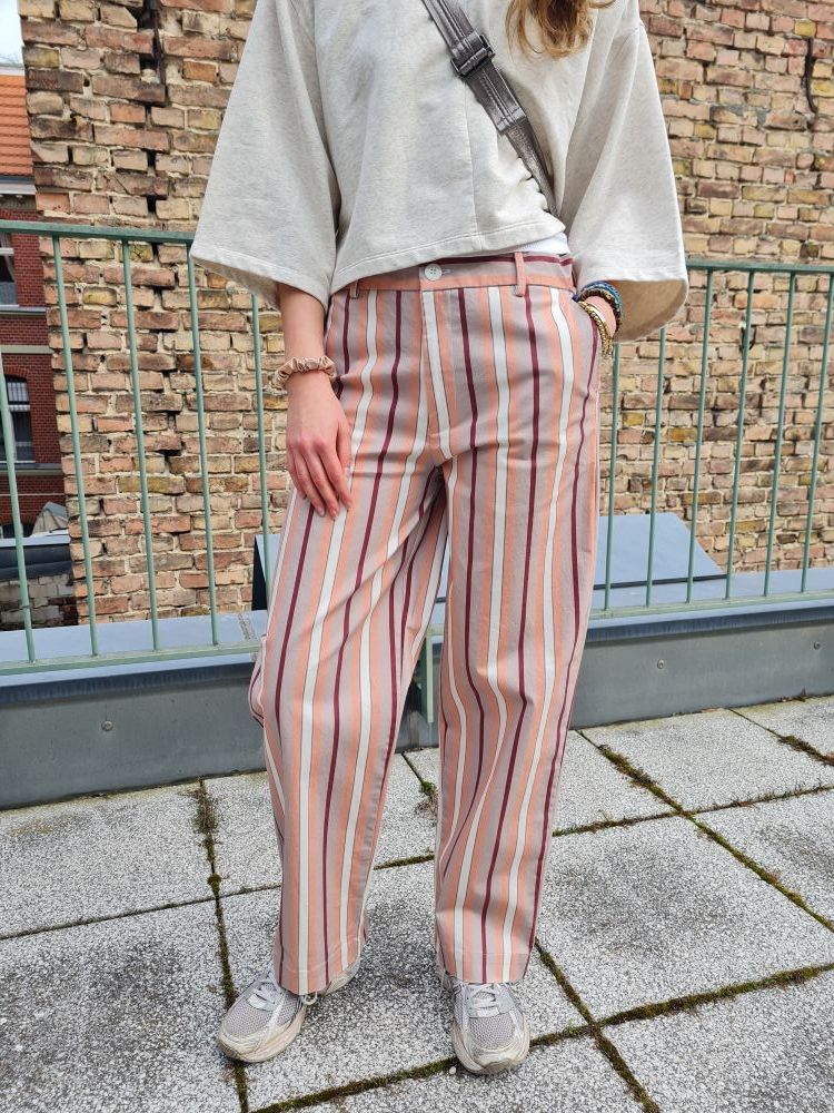 Sommerhose Apricot-Beige-Bordeaux, gestreift