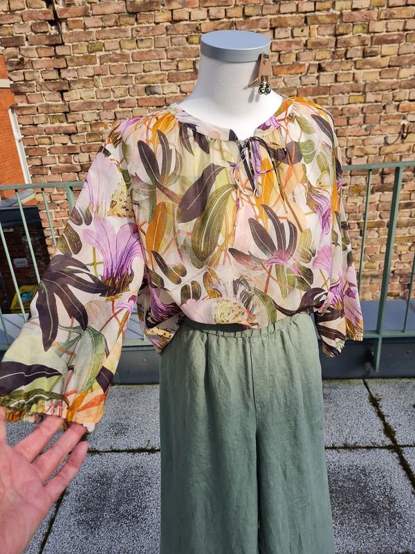 Zarte Bluse floral bedruckt Zarte Bluse floral bedruckt