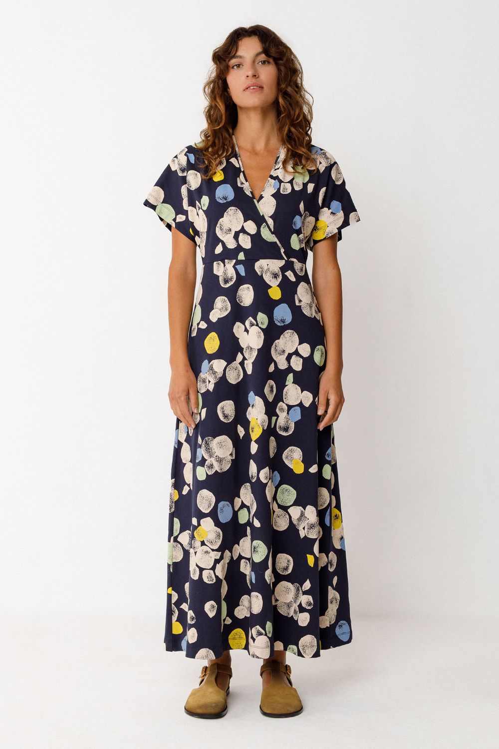 Sommerkleid in dunkelblau mit Kullern Sommerkleid in dunkelblau mit Kullern