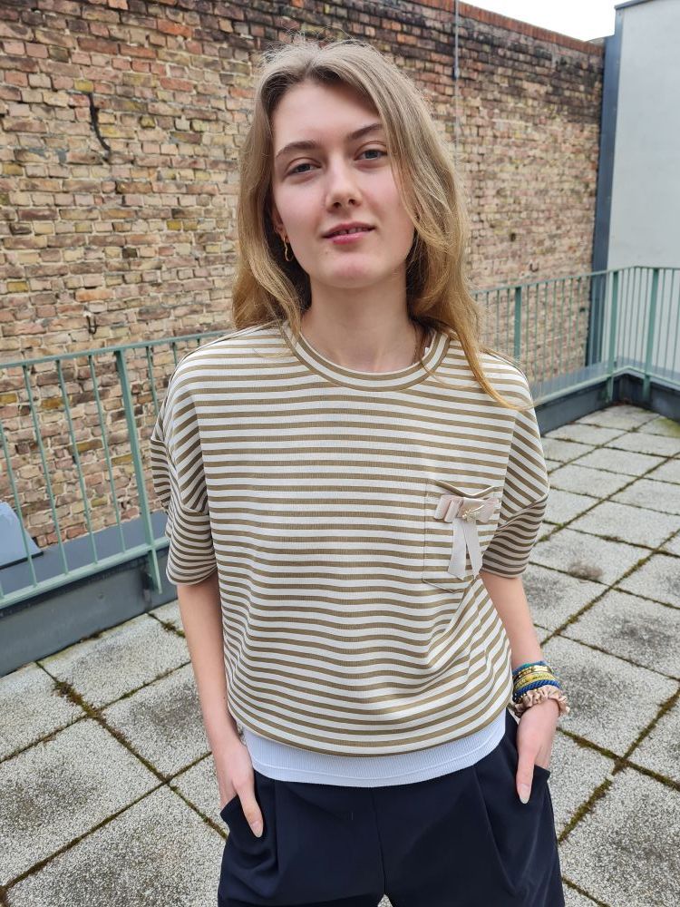 Ringelshirt mit Schleife Ringelshirt mit Schleife