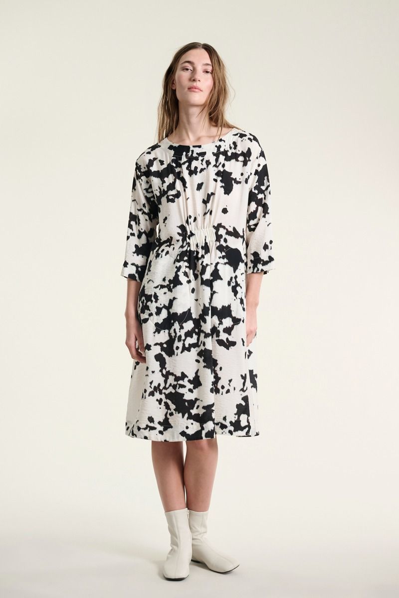 Kleid dezent gemustert
