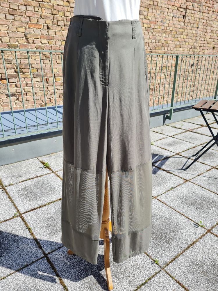 Hose mit transparentem Einsatz