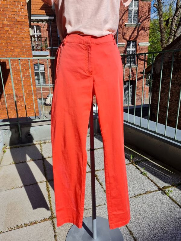 Rote Sommerhose