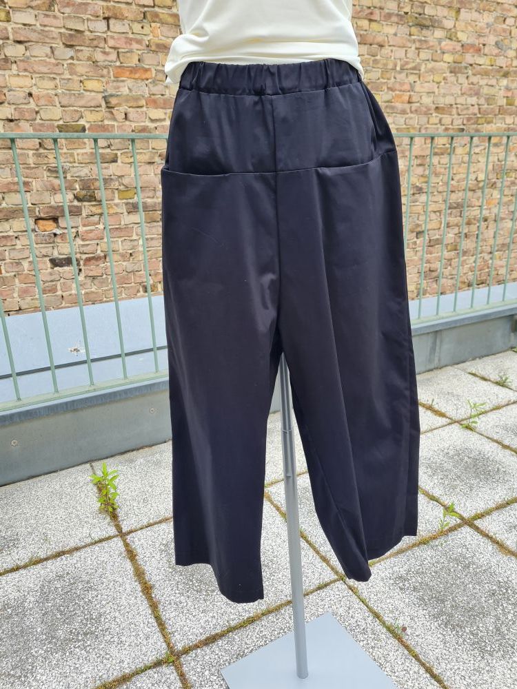 Sommerhose Schwarz, verkürzt Sommerhose Schwarz, verkürzt
