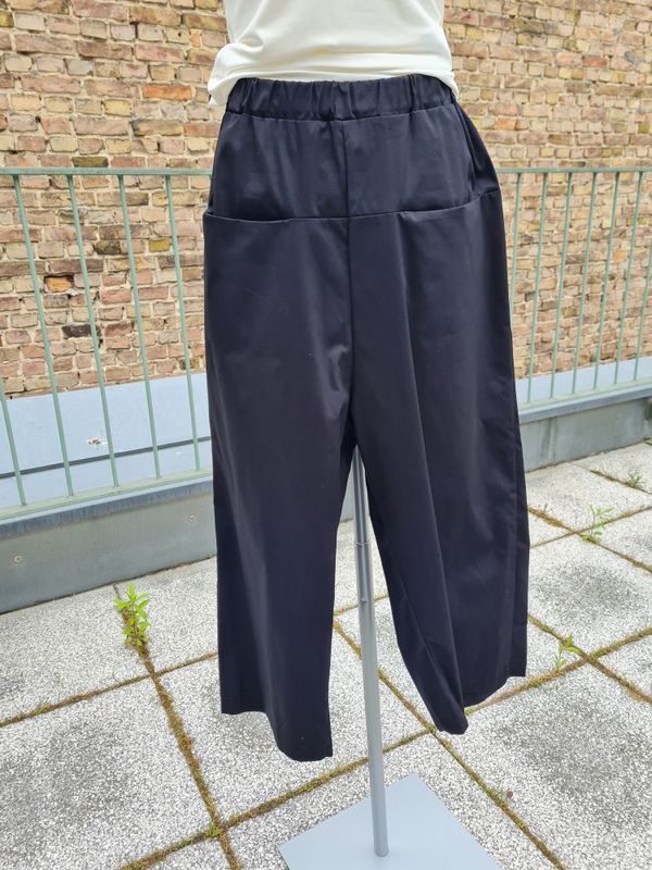 Sommerhose Schwarz, verkürzt