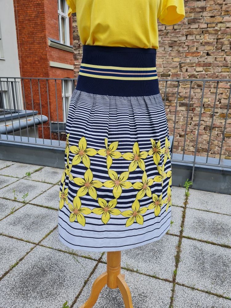 Rock mit Stretchbündchen, floral gemustert