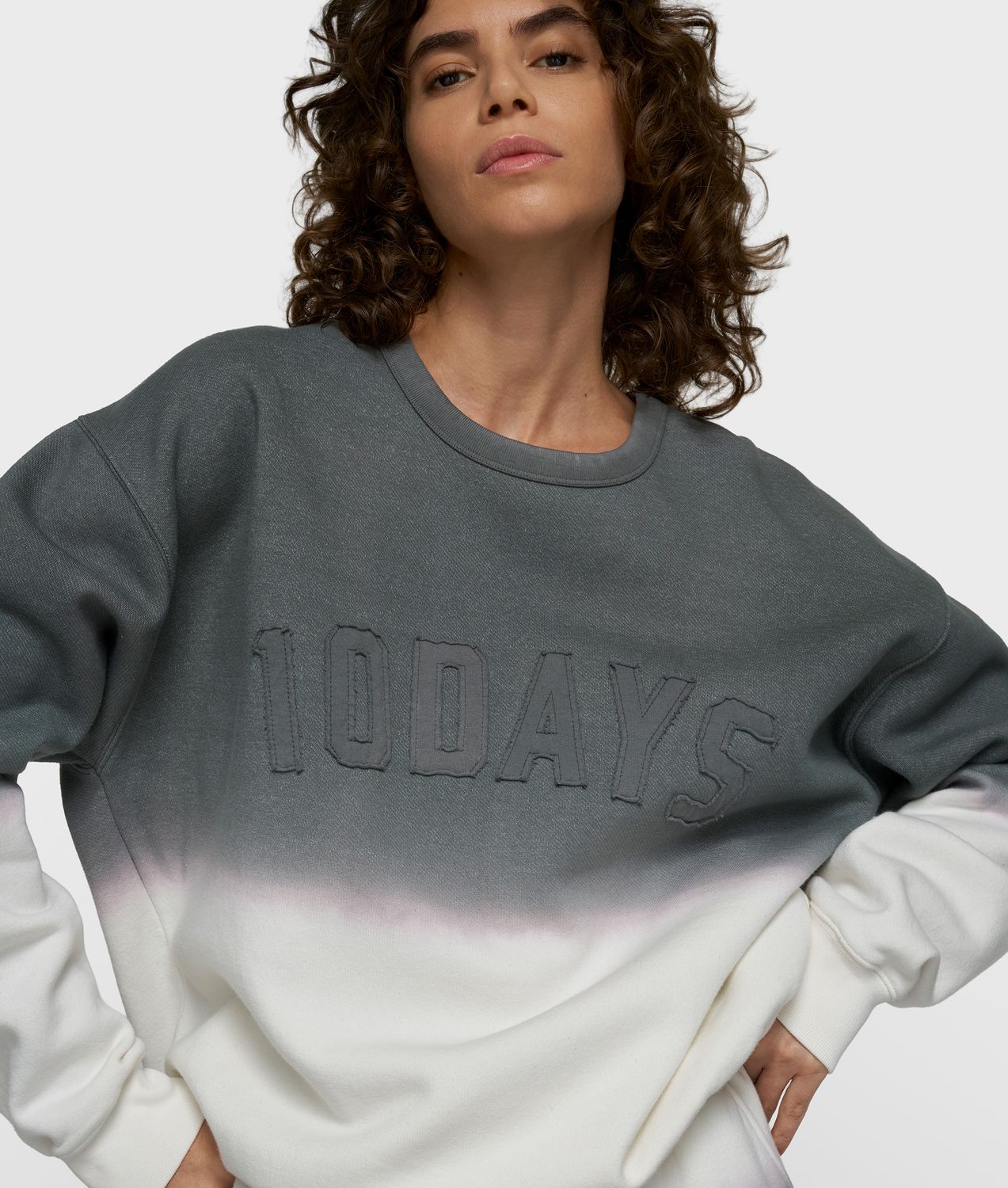 Pullover statement sweater dip diye