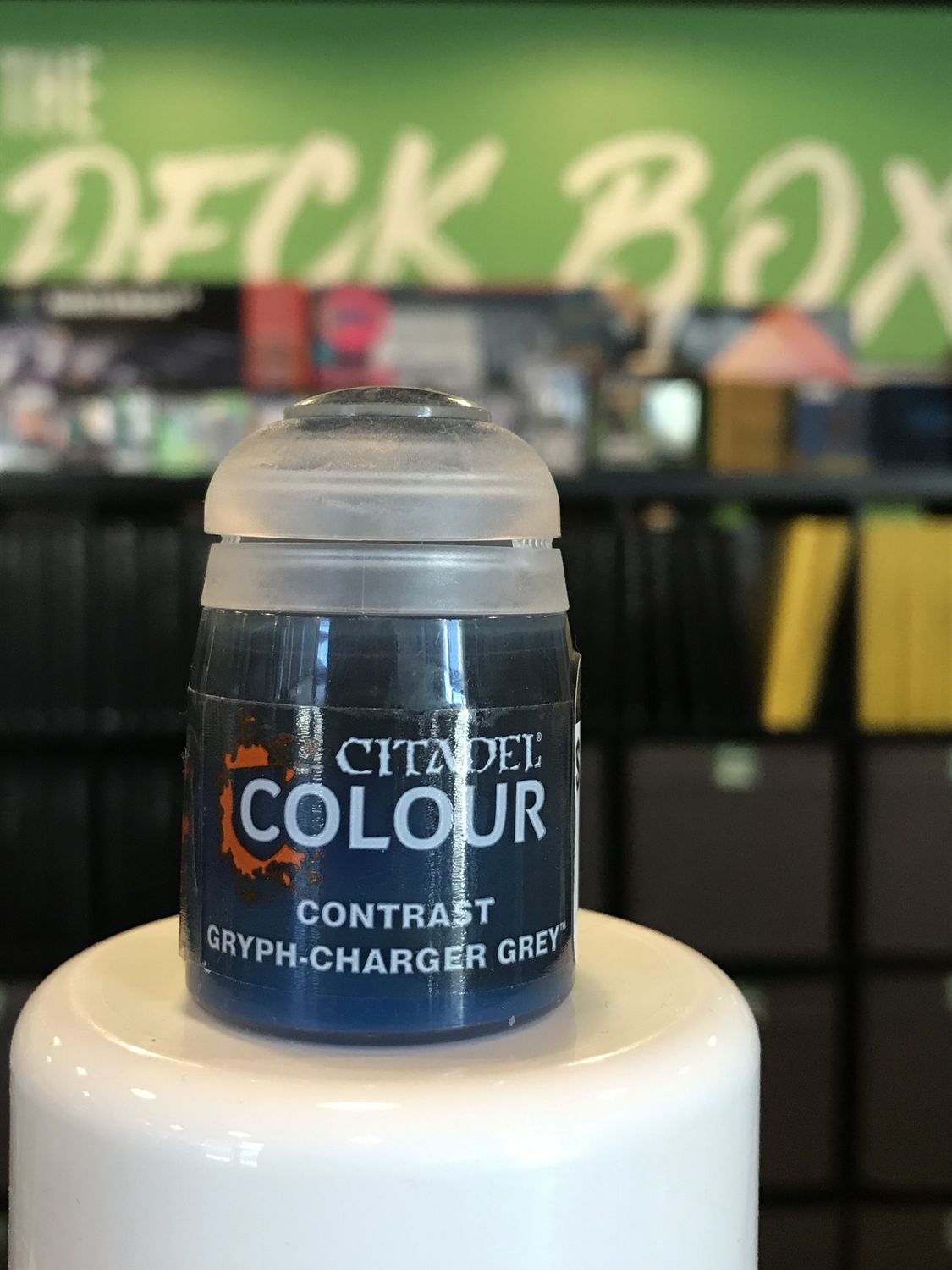 CONTRAST: GRYPH-CHARGER GREY