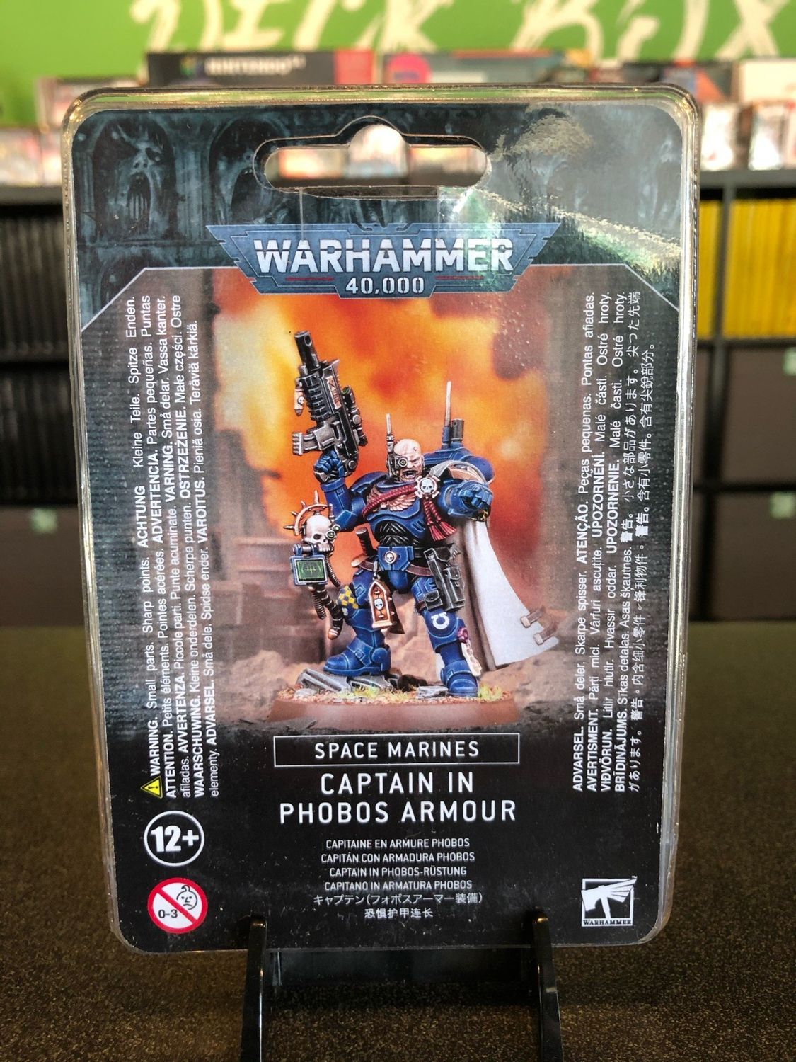 Primaris Captain in Phobos Armour