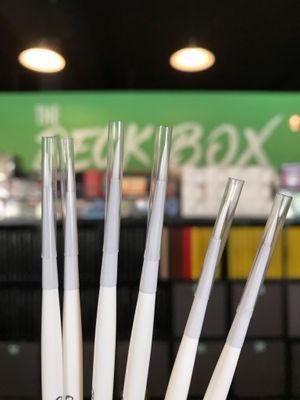 SYNTHETIC LAYER BRUSH (MEDIUM)