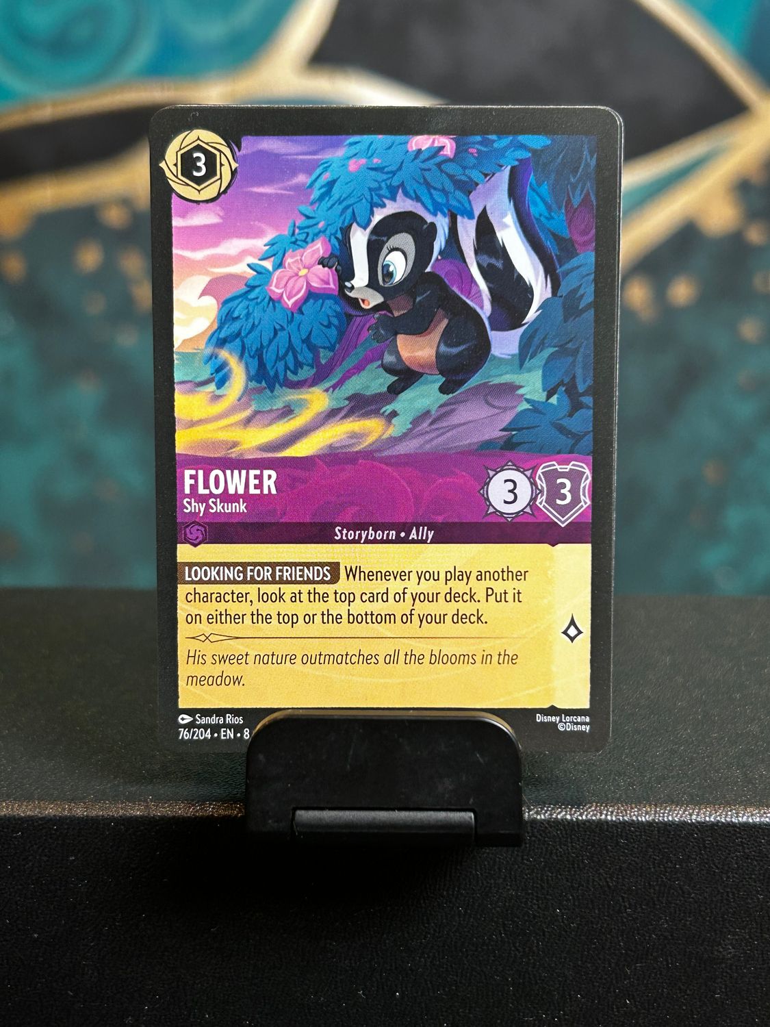 Flower - Shy Skunk  76/204 (ROJ)