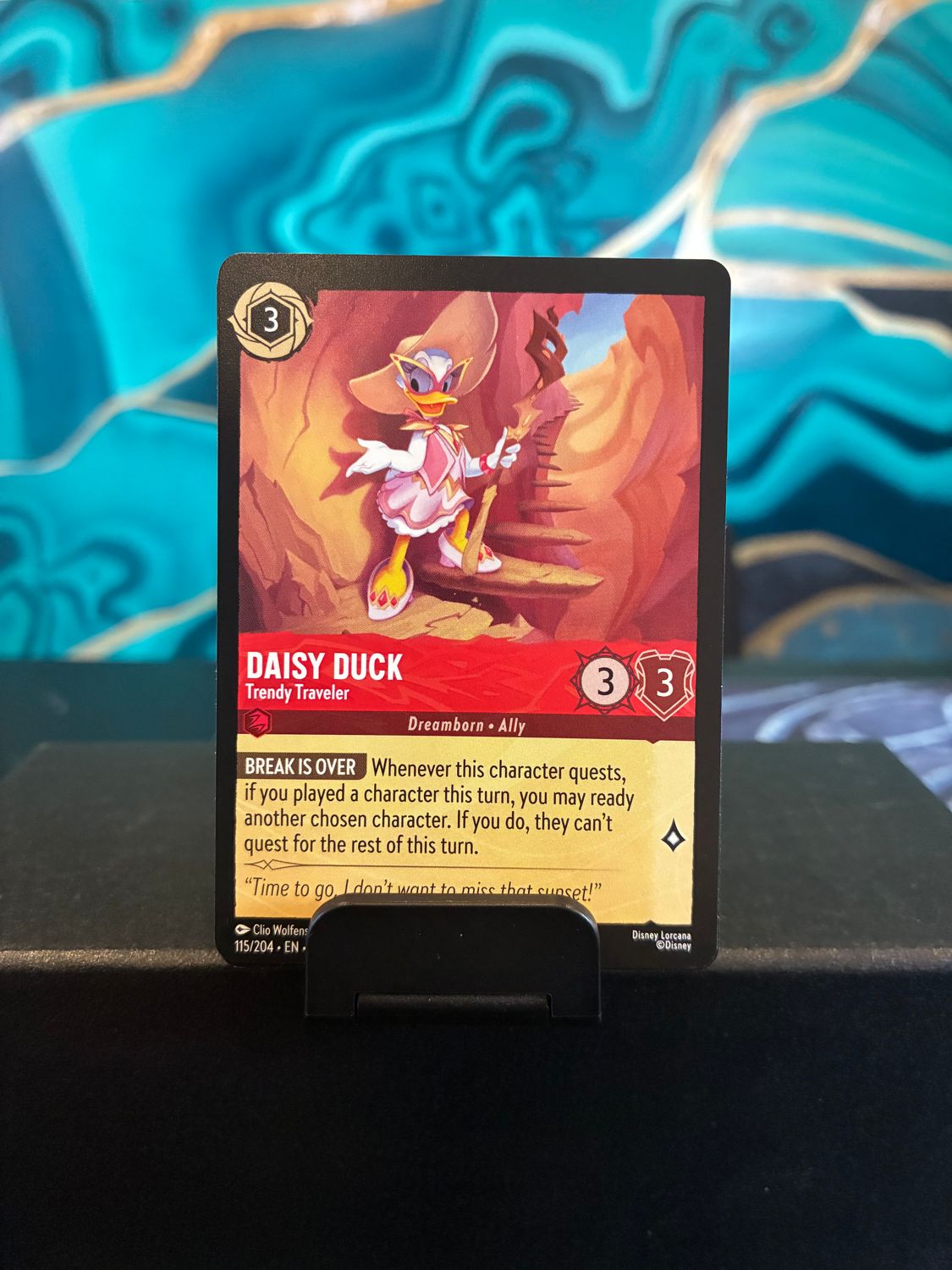 Daisy Duck - Trendy Traveler  115 (WUK)