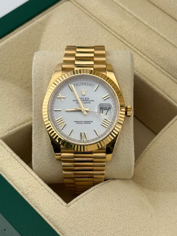 Rolex Day Date 40mm (ref: 228238)