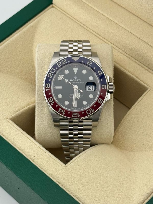 Rolex GMT II Pepsi (ref: 126710BLRO)