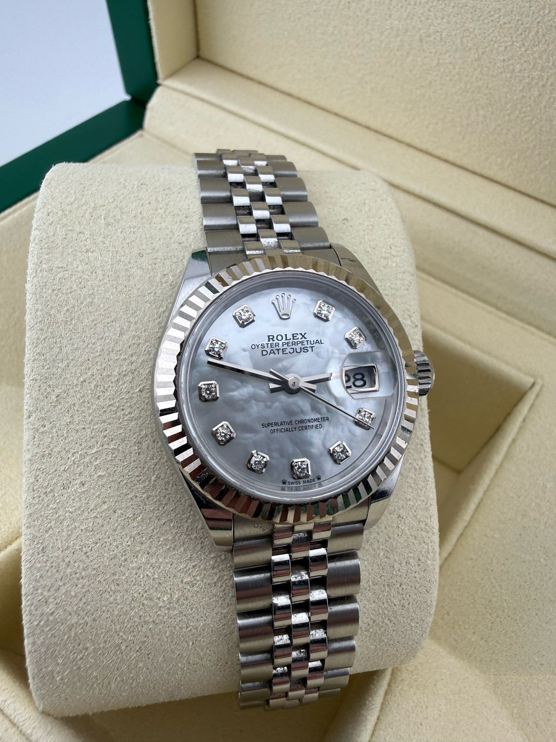 Rolex Datejust 28mm Stainless Steel (ref: 279174) Rolex Datejust 28mm Stainless Steel (ref: 279174)