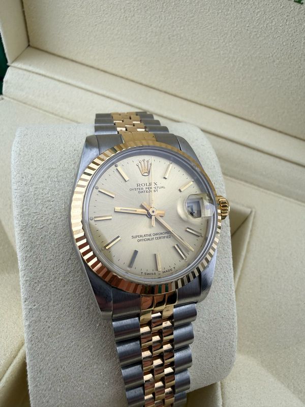 1988 Rolex Datejust 31mm Two Tone 18K Gold Stainless Steel (ref: 68273)