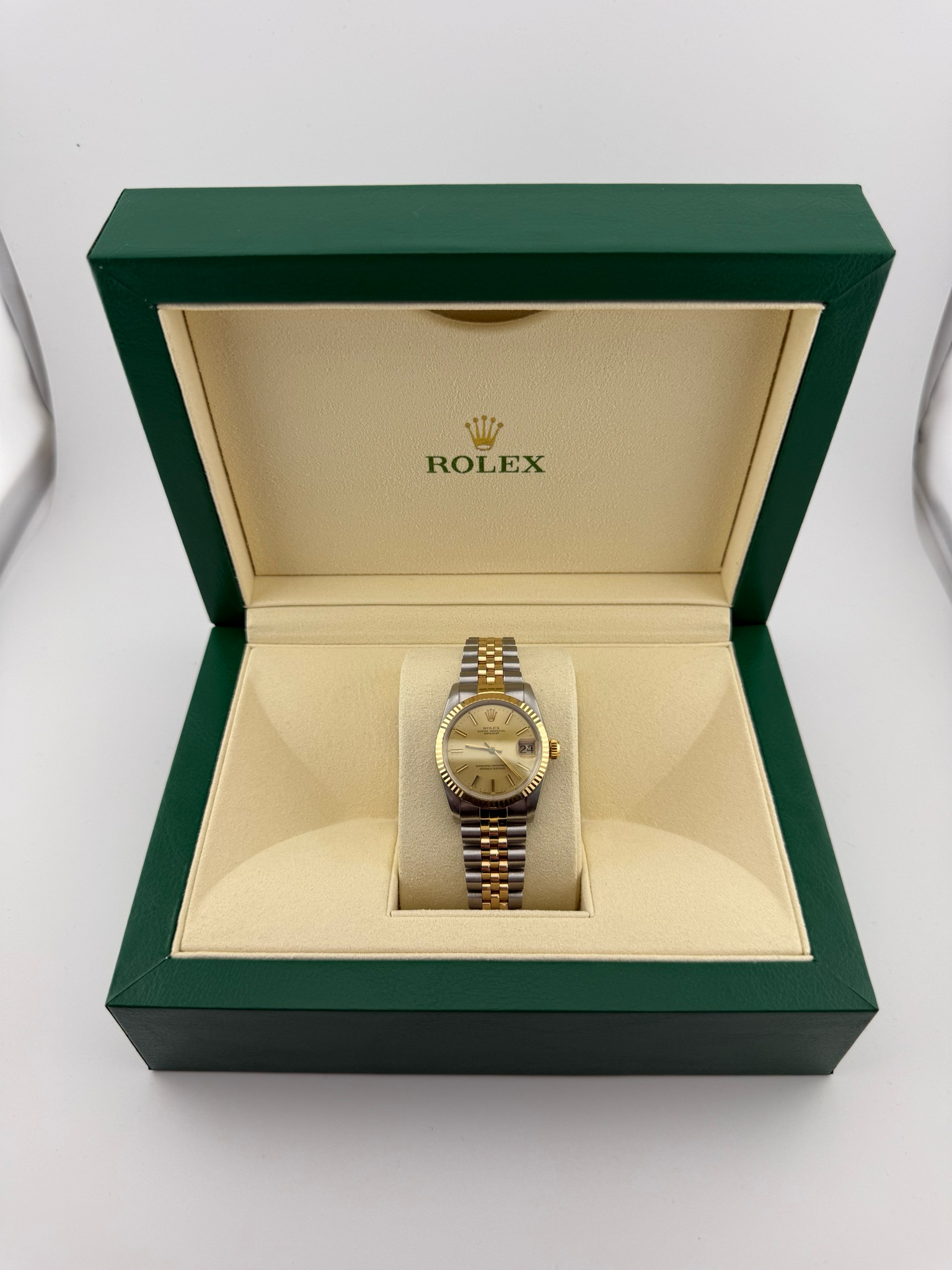 1988 Rolex Datejust 31mm Two Tone 18K Gold Stainless Steel (ref: 68273)