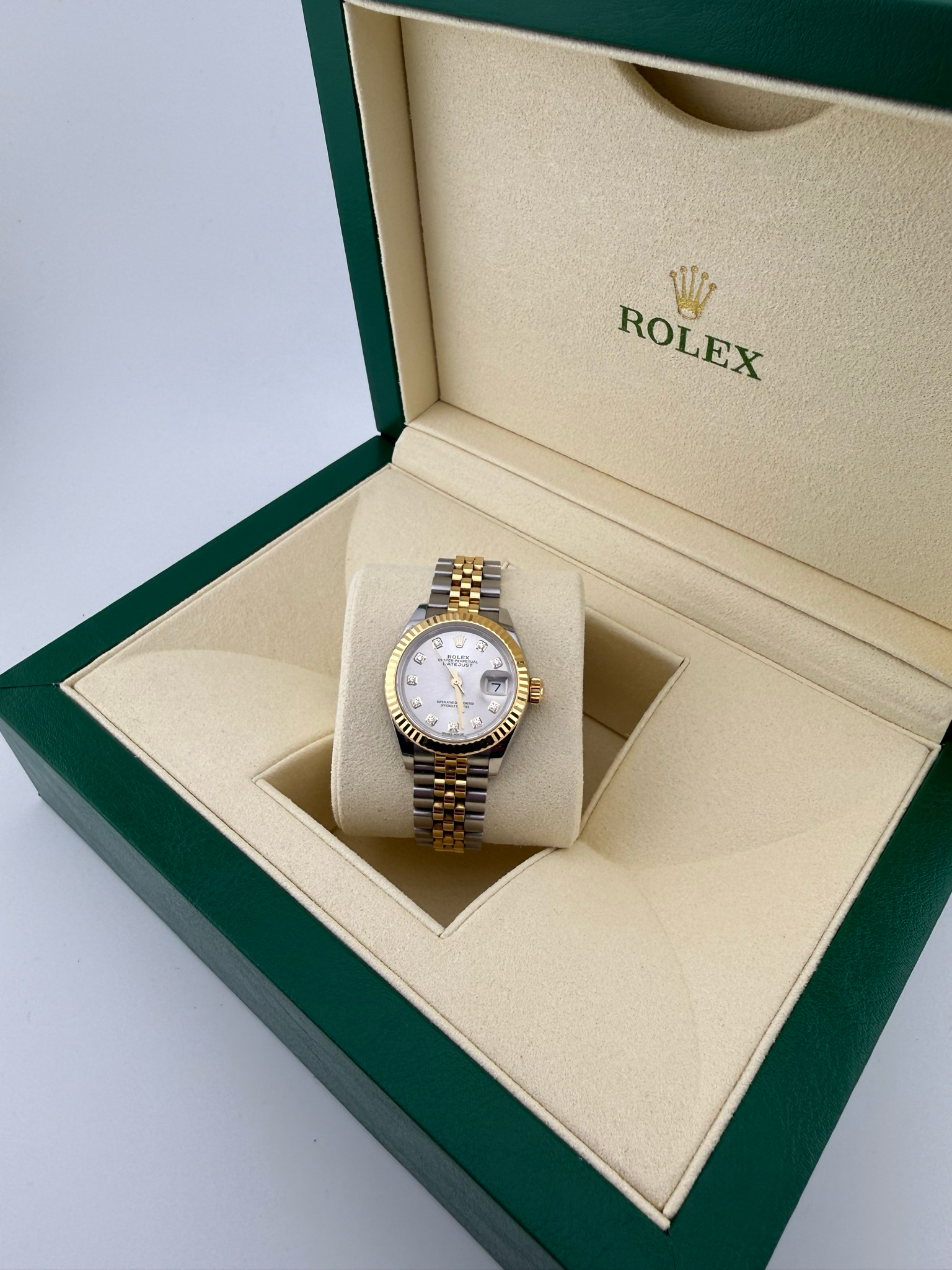 Rolex Datejust 28mm Two Tone 18K Gold Stainless Steel (ref: 279173)