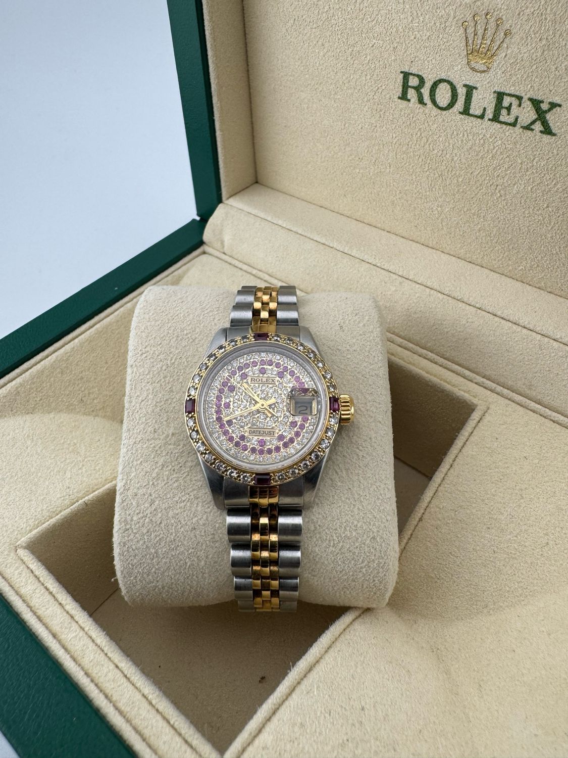 1988 Rolex Datejust 26mm Two Tone 18K Gold Stainless Steel (ref: 69173)