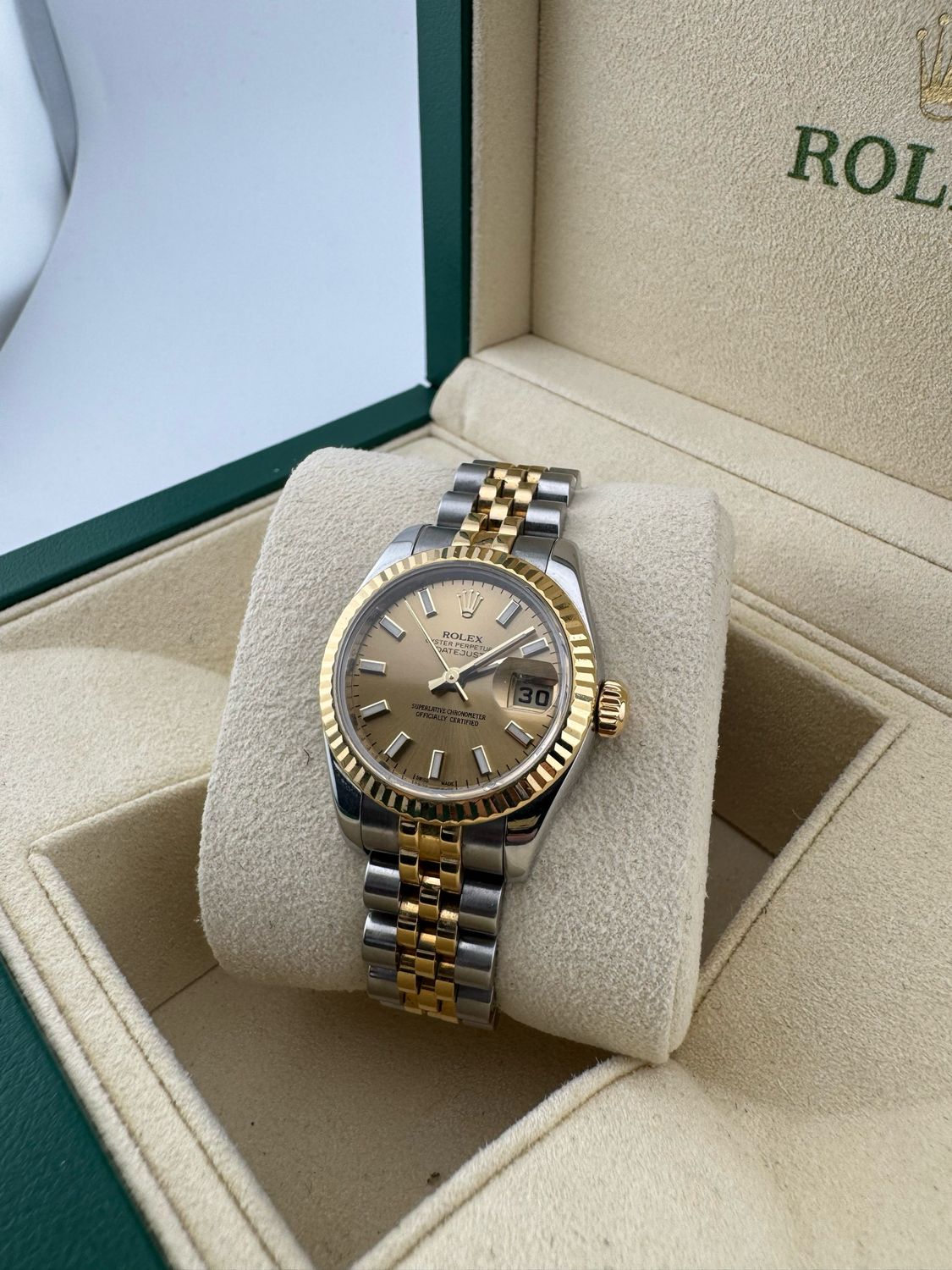 Rolex Datejust 26mm Two Tone Yellow Gold Stainless Steel (ref:179173) Rolex Datejust 26mm Two Tone Yellow Gold Stainless Steel (ref:179173)