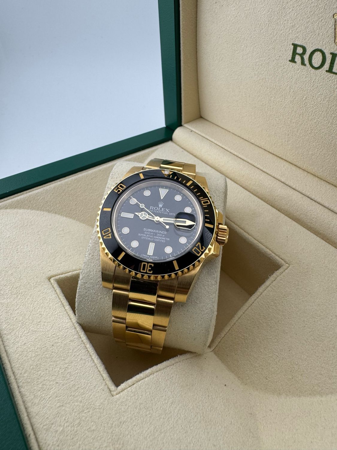 2016 Rolex Submariner 40mm 18K Yellow Gold (ref:116618LN) 2016 Rolex Submariner 40mm 18K Yellow Gold (ref:116618LN)