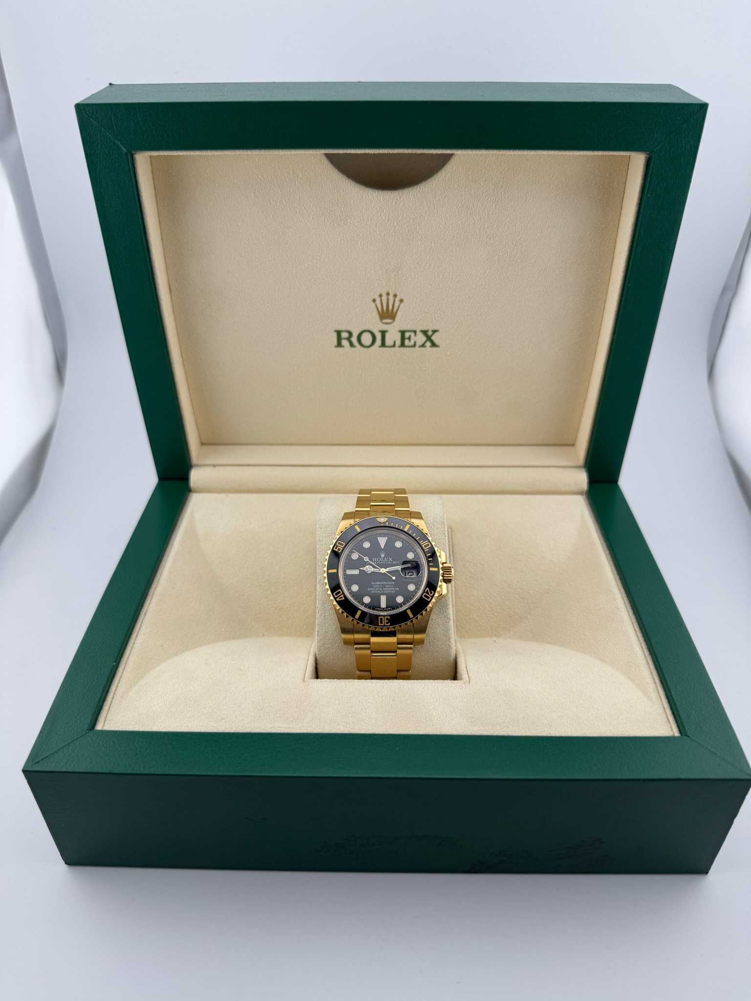 2016 Rolex Submariner 40mm 18K Yellow Gold (ref:116618LN)
