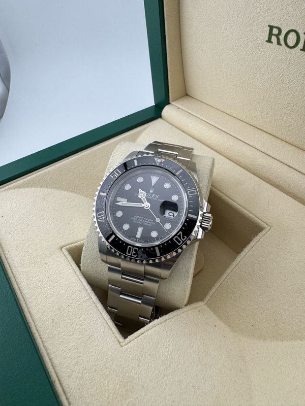 2019 Rolex Sea-Dweller 43mm Steel (ref:126600)