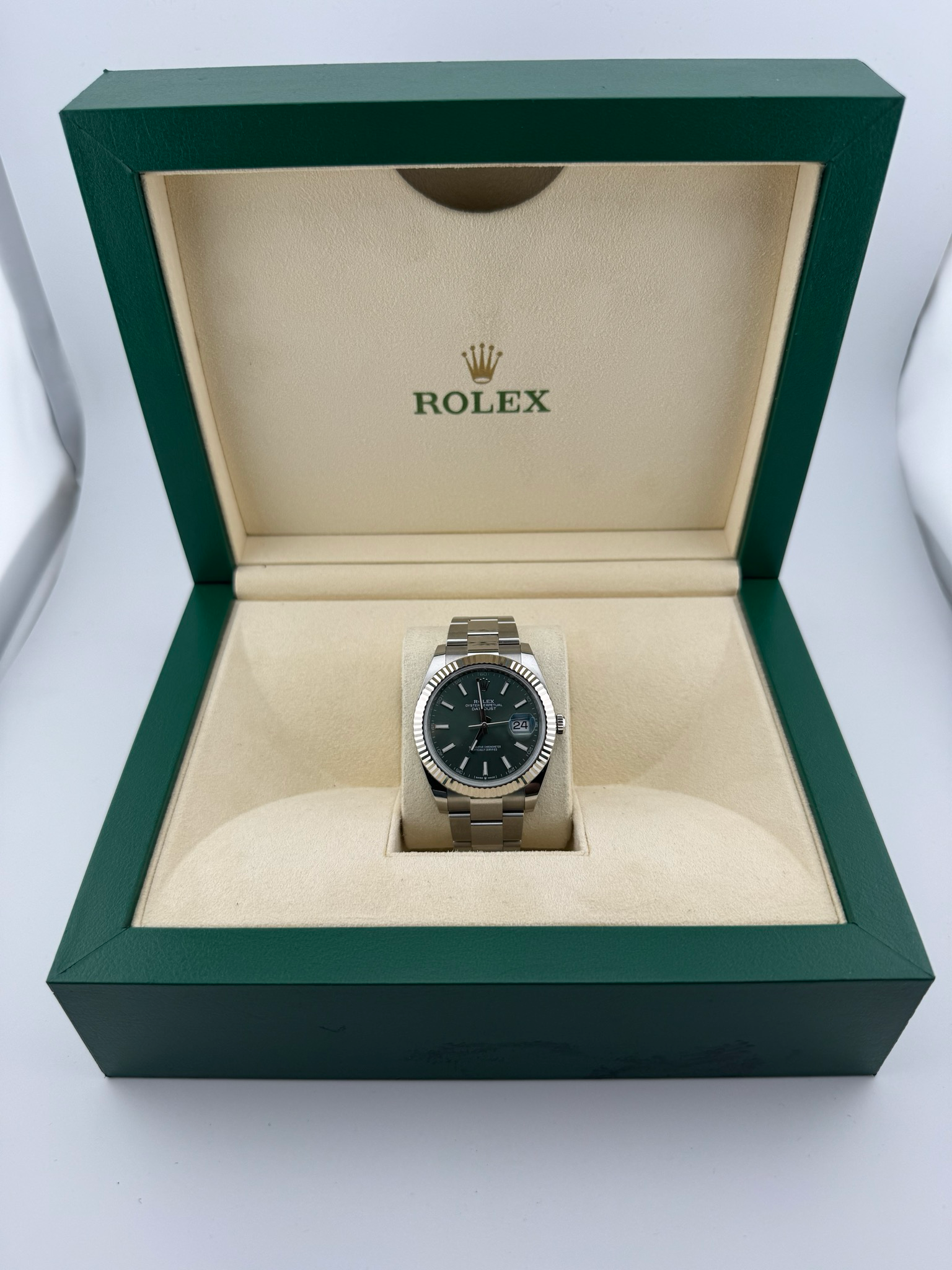 2025 Rolex Datejust 41mm Stainless Steel (ref:126334)