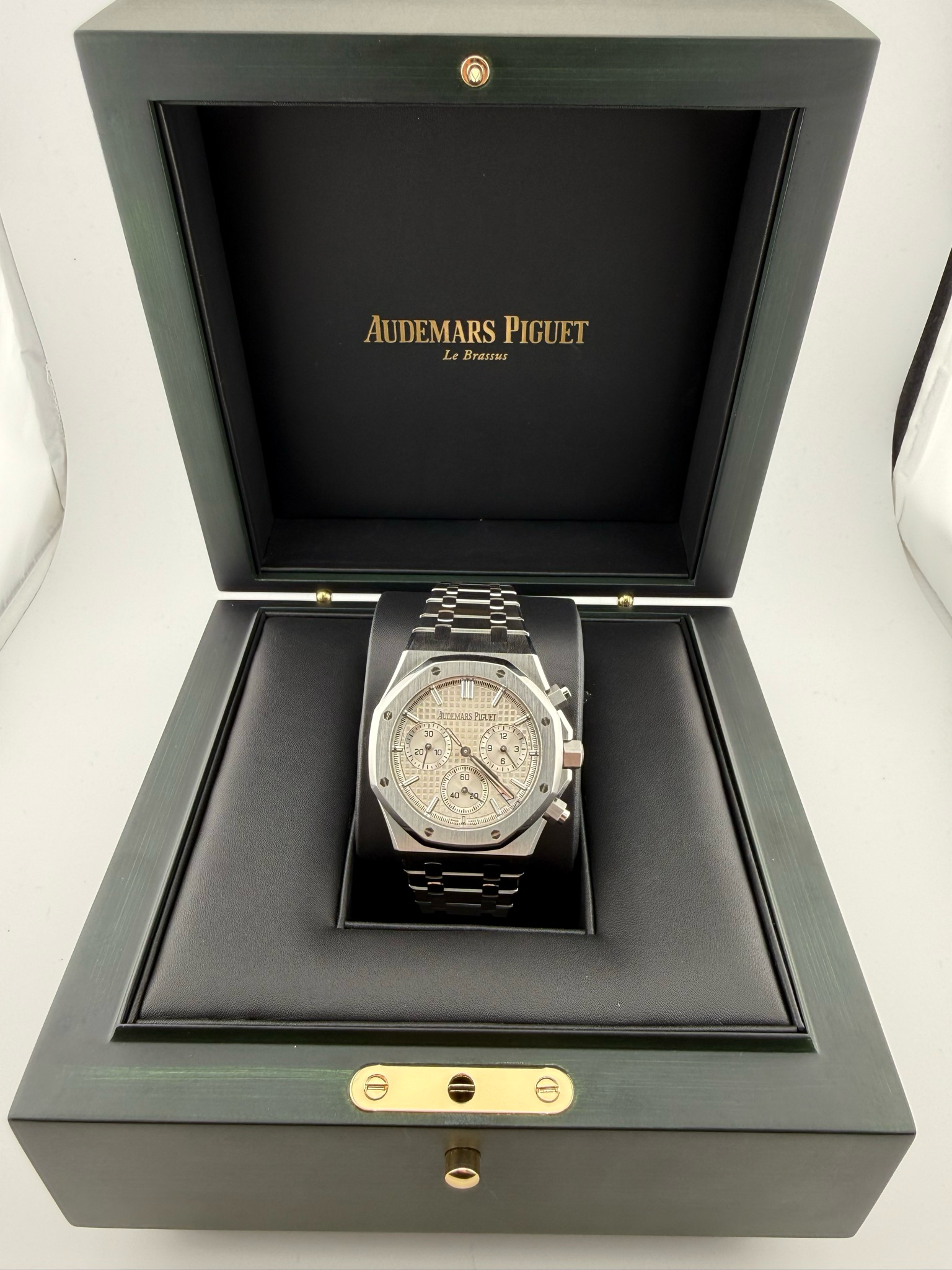 2022 Audemars Piguet Royal Oak 50th Anniversary 41mm Stainless Steel (ref: 2624.ost)