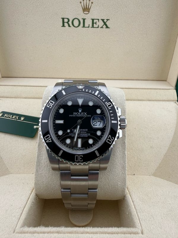 2015 Rolex Submariner 40mm Stainless Steel (ref: 116610)
