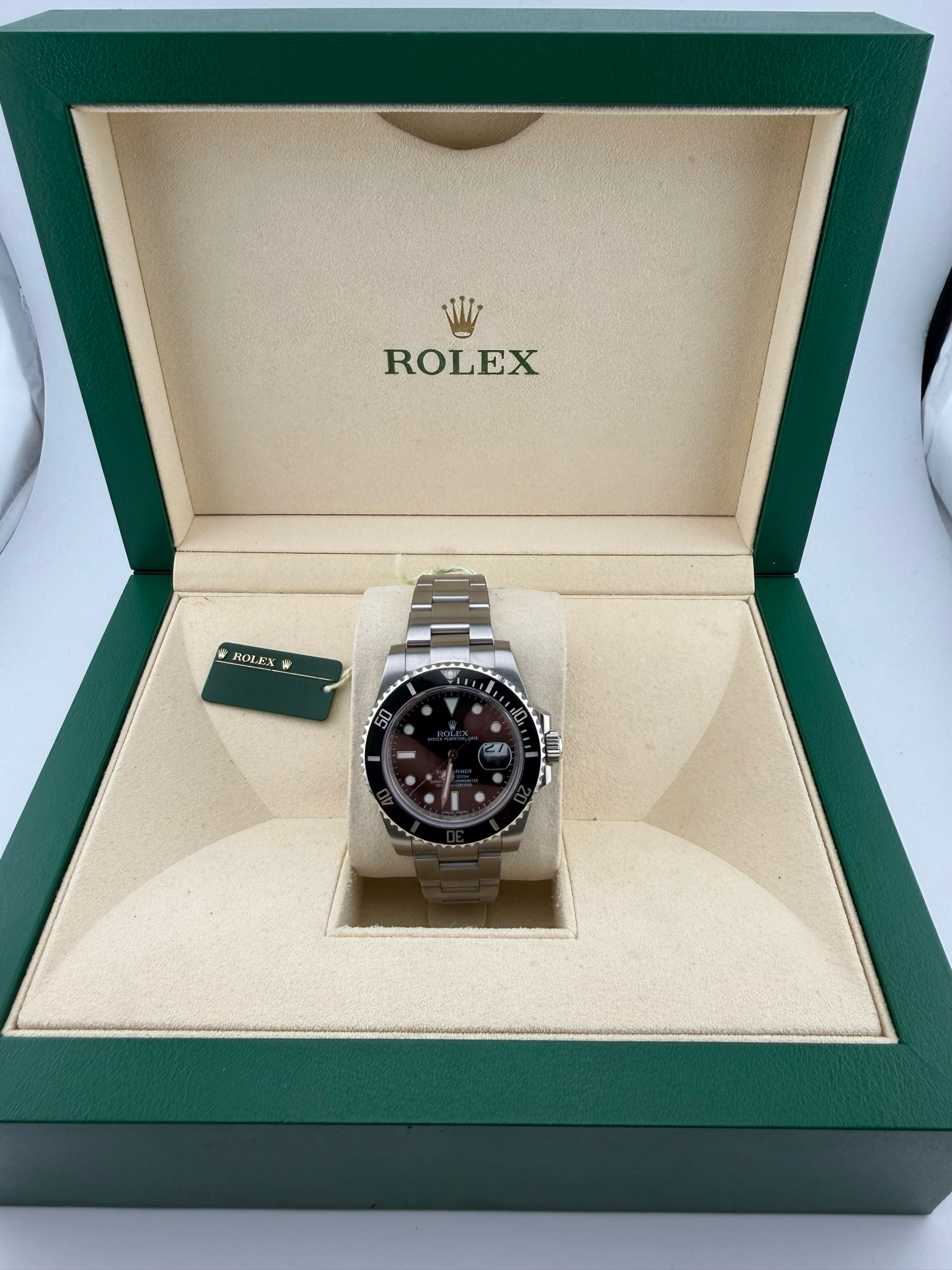 2015 Rolex Submariner 40mm Stainless Steel (ref: 116610)
