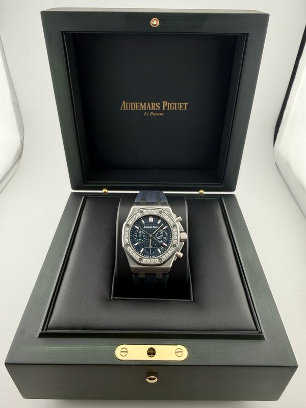 Audemars Piguet 37mm Royal Oak Offshore (ref: 26231st)