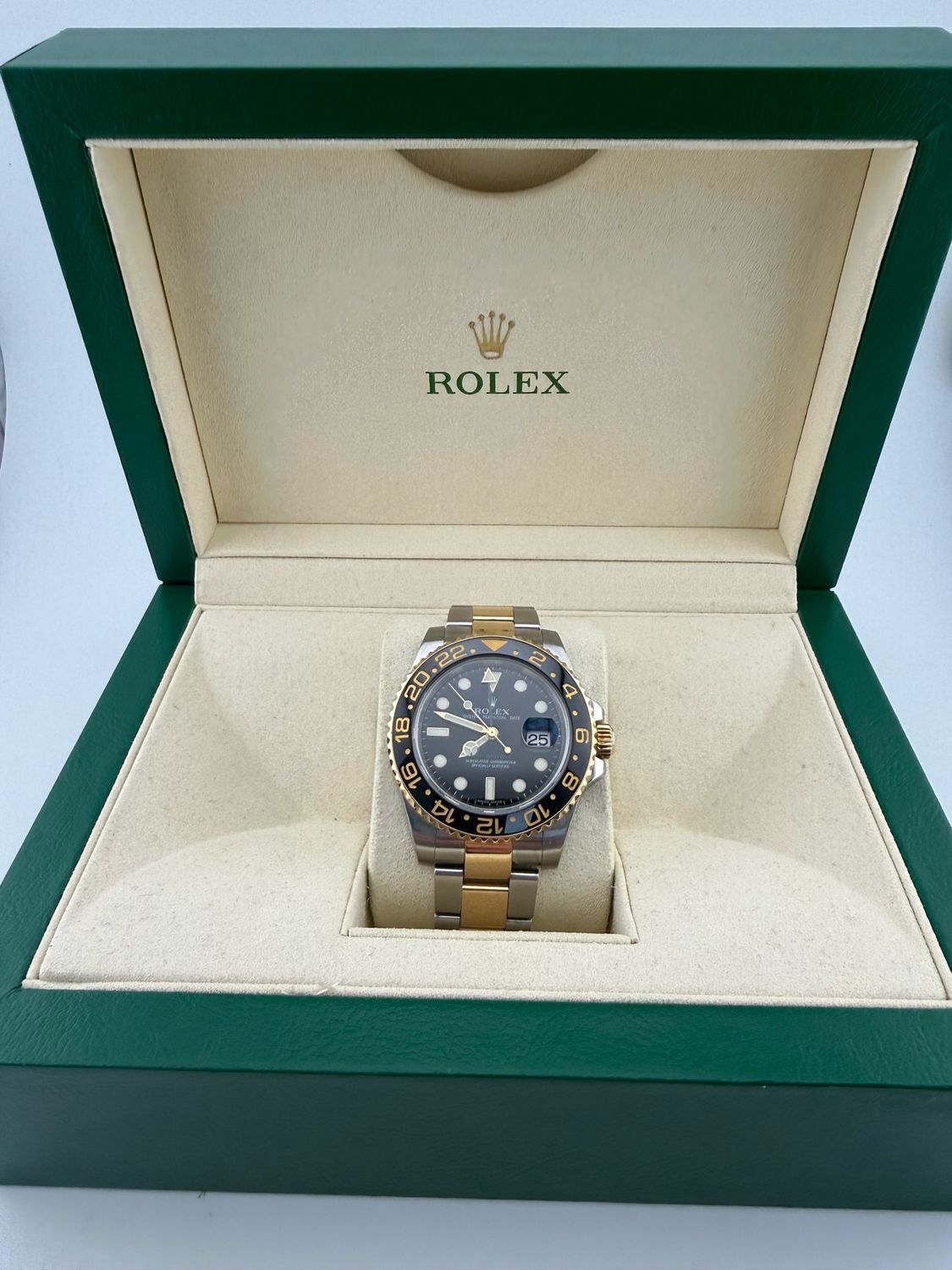 Rolex GMT 40mm Two Tone Stainless Steel 18K Yellow Gold (ref: 116713bln)