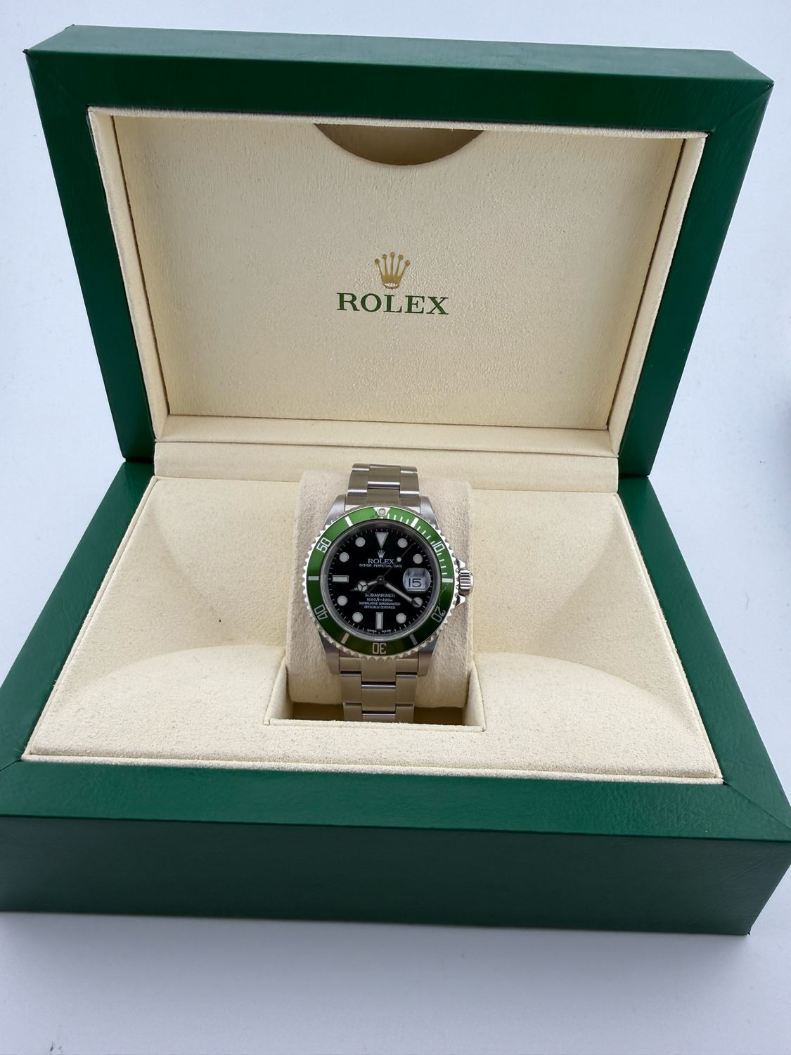 2005 Rolex Submariner Kermit 40mm Stainless Steel (ref: 16610lv) 2005 Rolex Submariner Kermit 40mm Stainless Steel (ref: 16610lv)