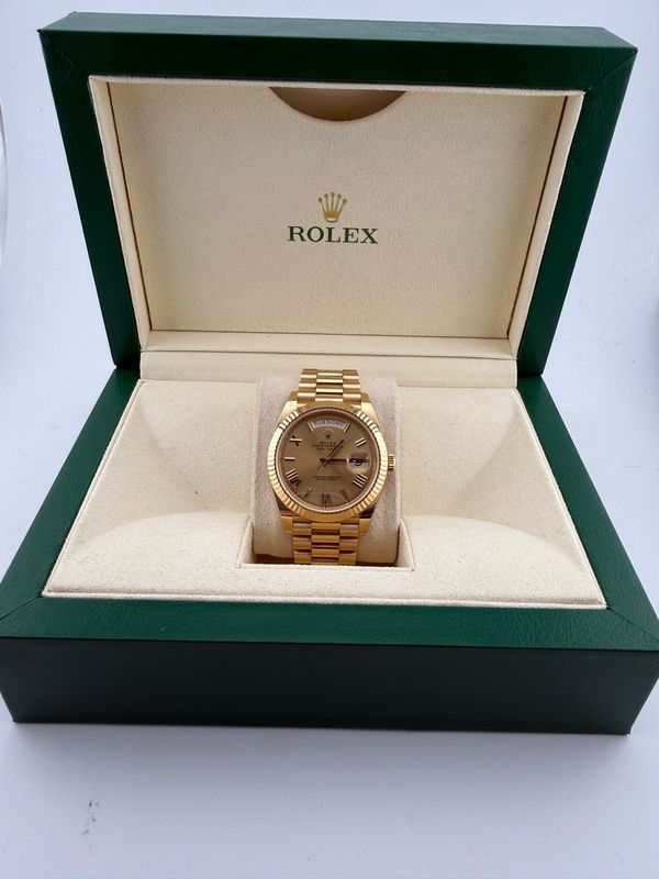 2019 Rolex Day-Date 40mm 18K Yellow Gold (ref: )