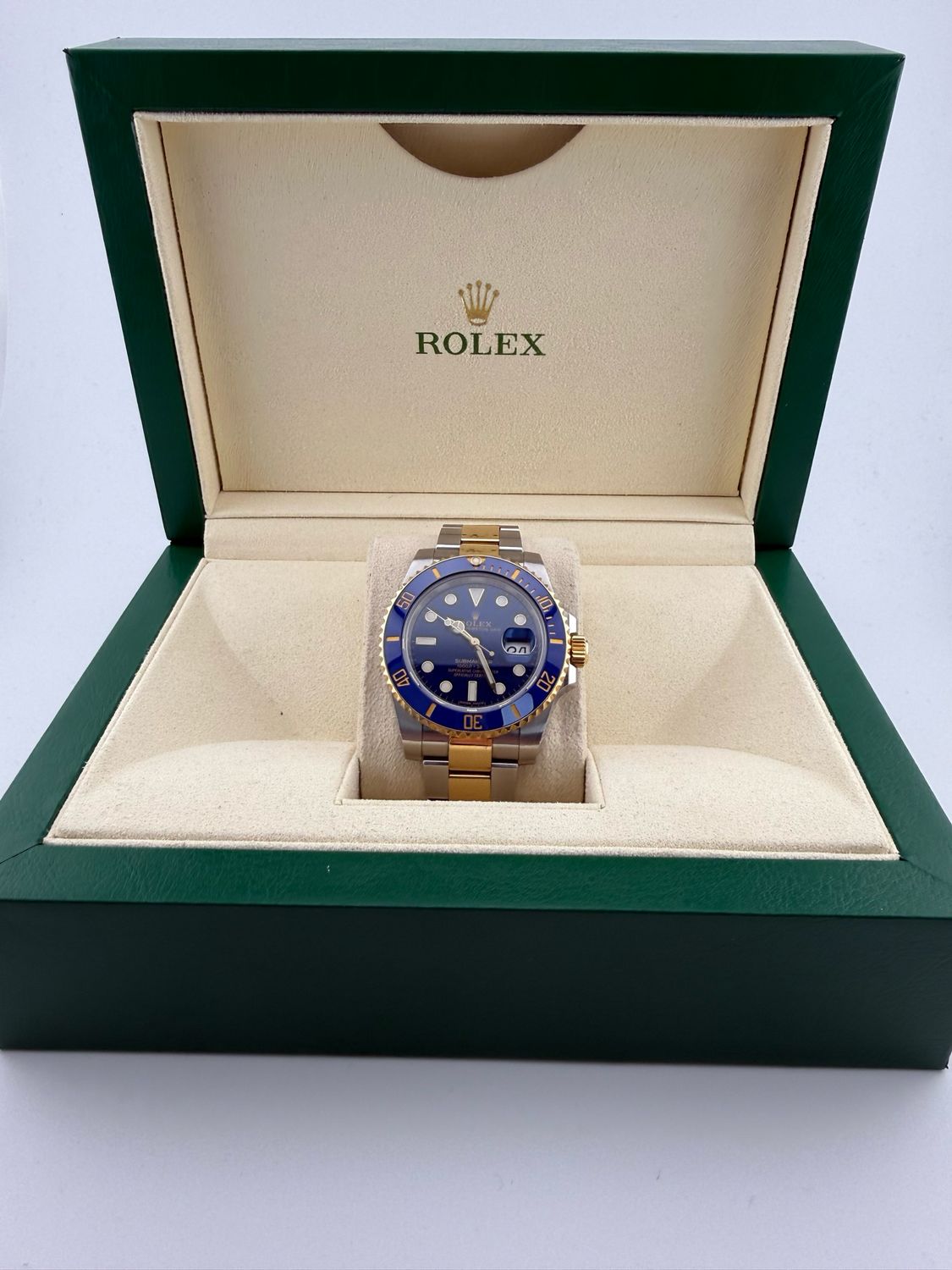 Rolex Submariner 40mm Two Tone Stainless Steel 18K Yellow Gold (ref: 116613lb) Rolex Submariner 40mm Two Tone Stainless Steel 18K Yellow Gold (ref: 116613lb)