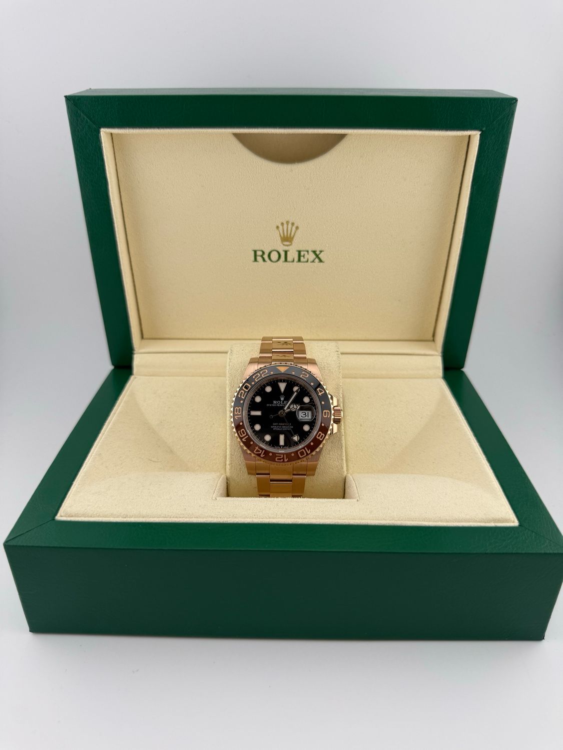 2019 Rolex GMT Master Root Beer 40mm 18K Ever Rose Gold (ref: 126715chnr)