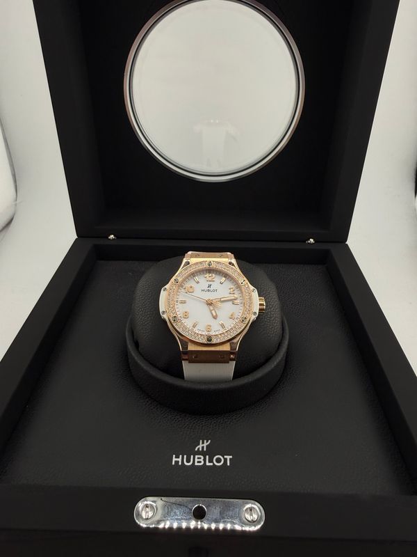 2017 Hublot Big Bang 38mm 18K Rose Gold (ref: ) 2017 Hublot Big Bang 38mm 18K Rose Gold (ref: )