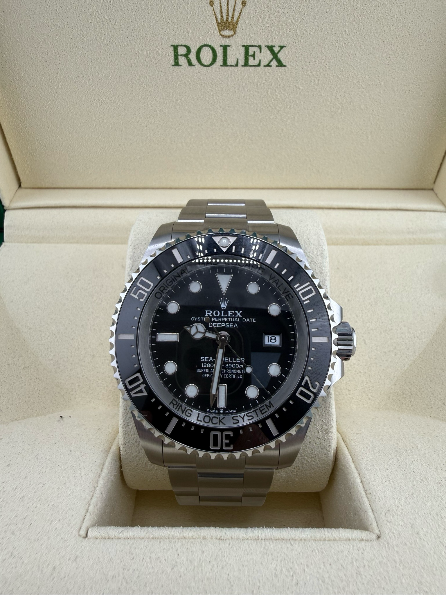 Rolex Deep Sea SeaDweller 44mm Stainless Steel (ref: 126660)