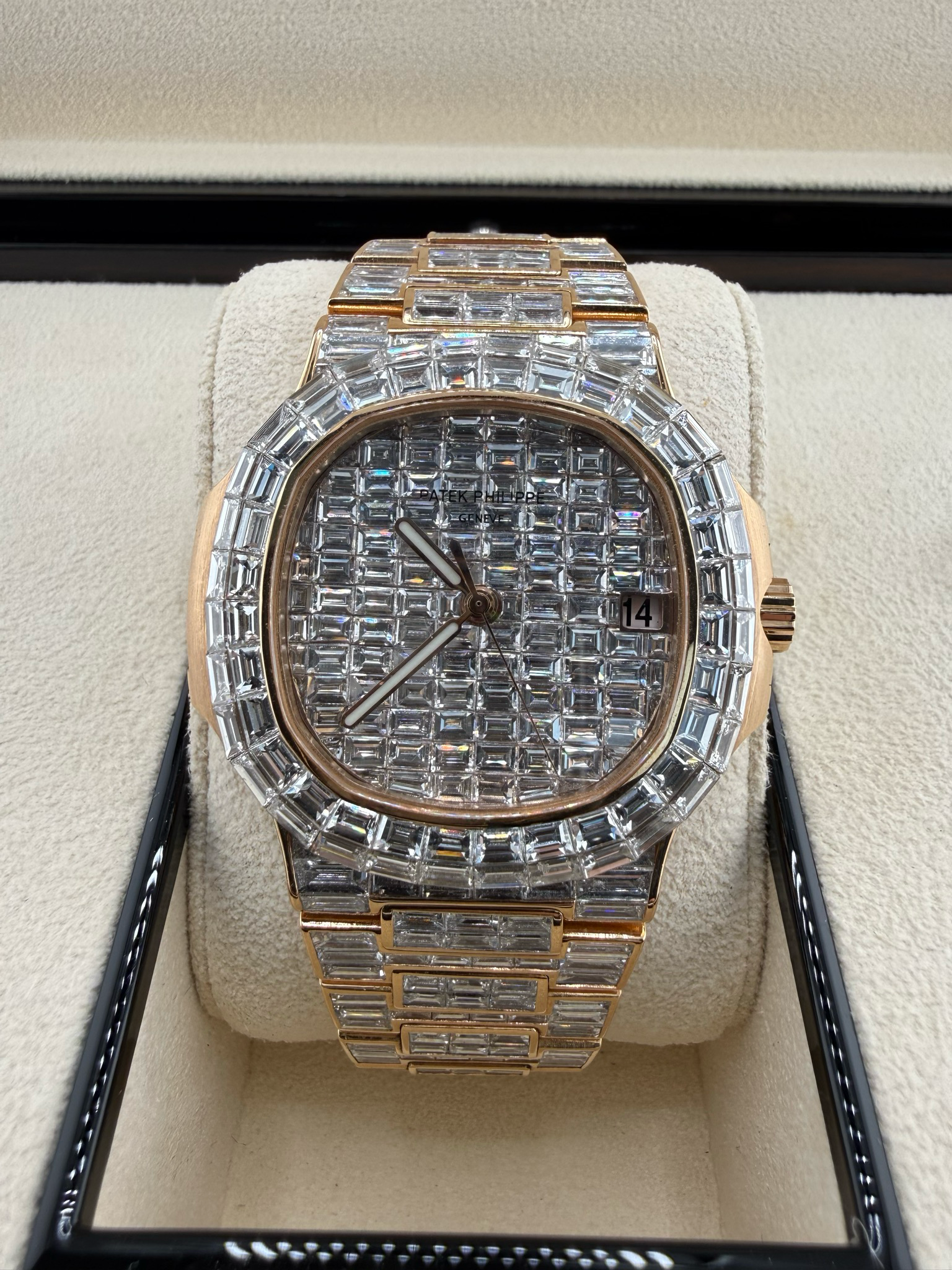 Patek Philippe Nautilus Rose Gold (ref: 5711)