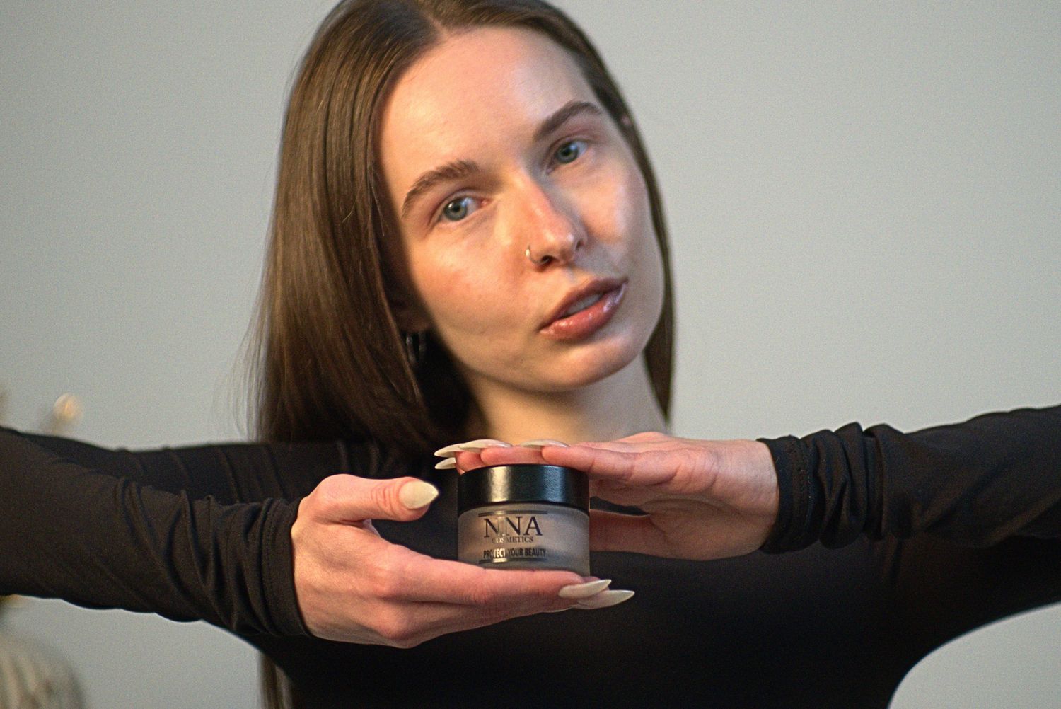 Natürliche Pflege trifft auf leichte Deckkraft: Diese hochwertige Tagescreme mit Tönung und Bebe Cream