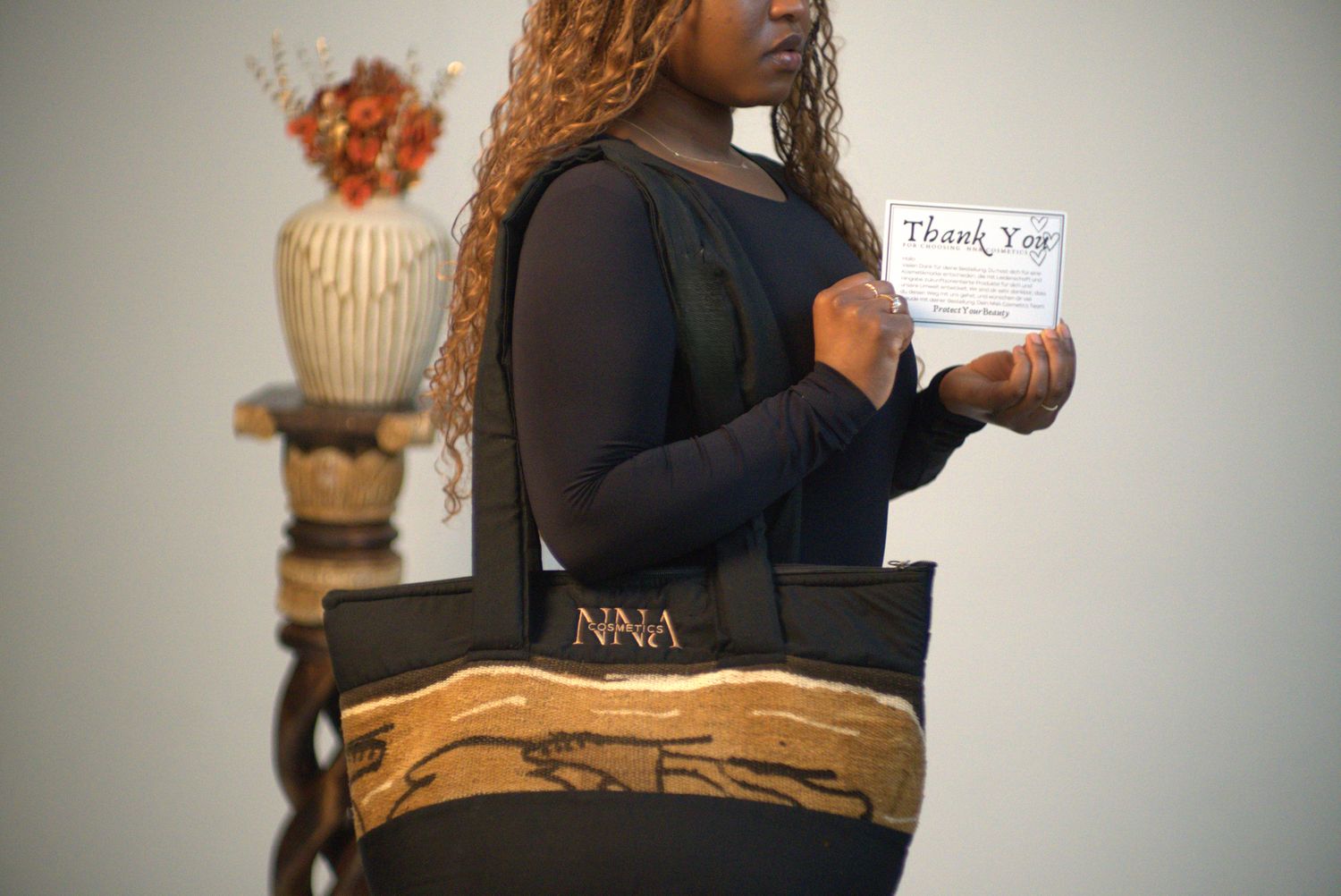 Handgefertigte Taschen aus Westafrika – nachhaltig produziert, einzigartig im Design und mit Liebe zum Detail gefertigt.