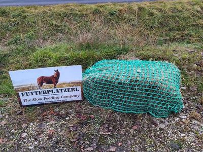 HORSEFEED BOX Quaderballen Klein  - NEW Diamond Cord