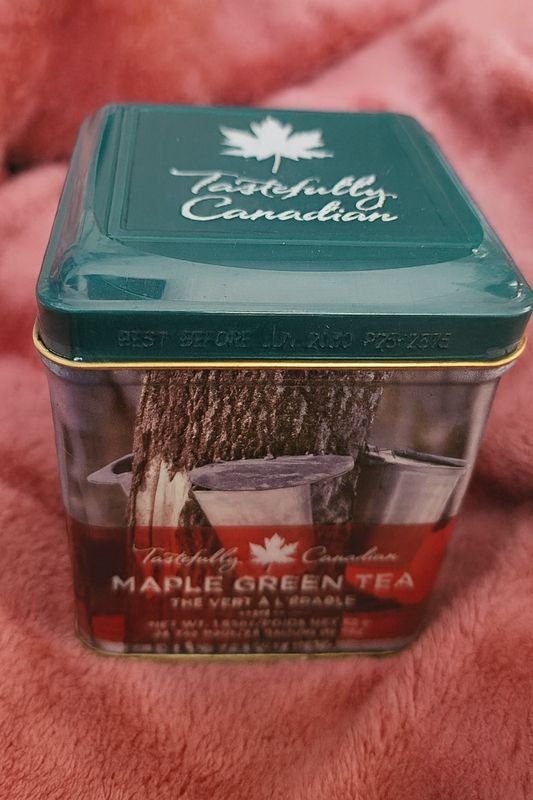 Maple Green Tea / 24  Bags in Tin